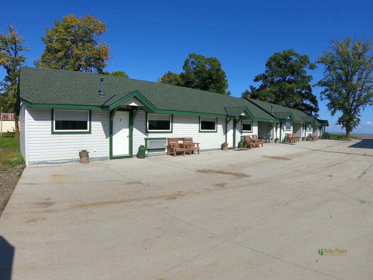 townhouse style cabins at Twin Pines Resort on Mille Lacs